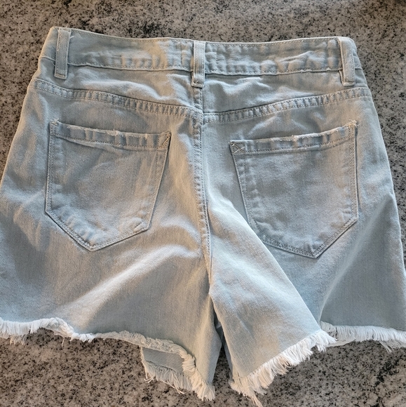 Kenzie Distress Shorts - Picture 3 of 5